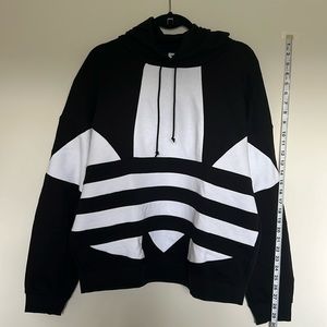 NWT ADIDAS logo crop hoodie sweatshirt black and white in medium